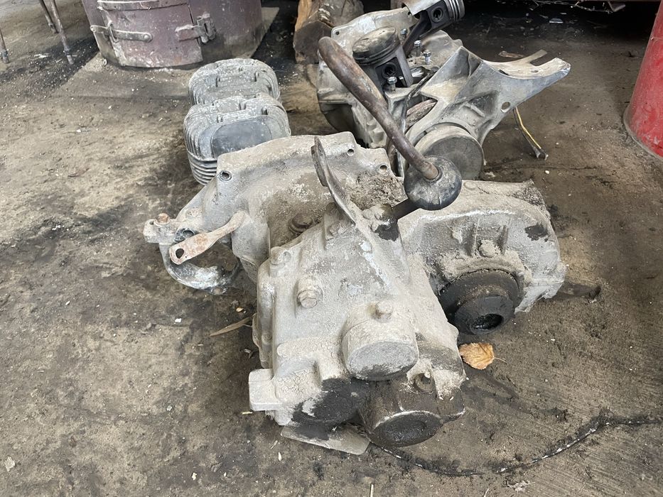 Двигател и скоростна кутия за трабант