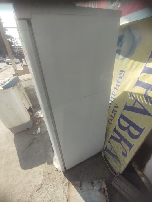 Srochniga xaladelnik sotiladi