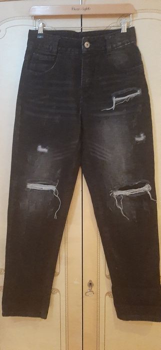 Джинсы плотные чёрного цвета