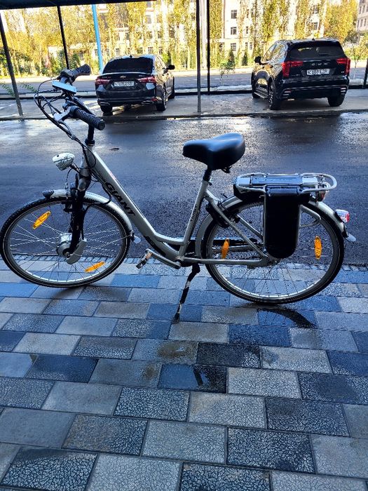 Електровелосипед GIANT 28
