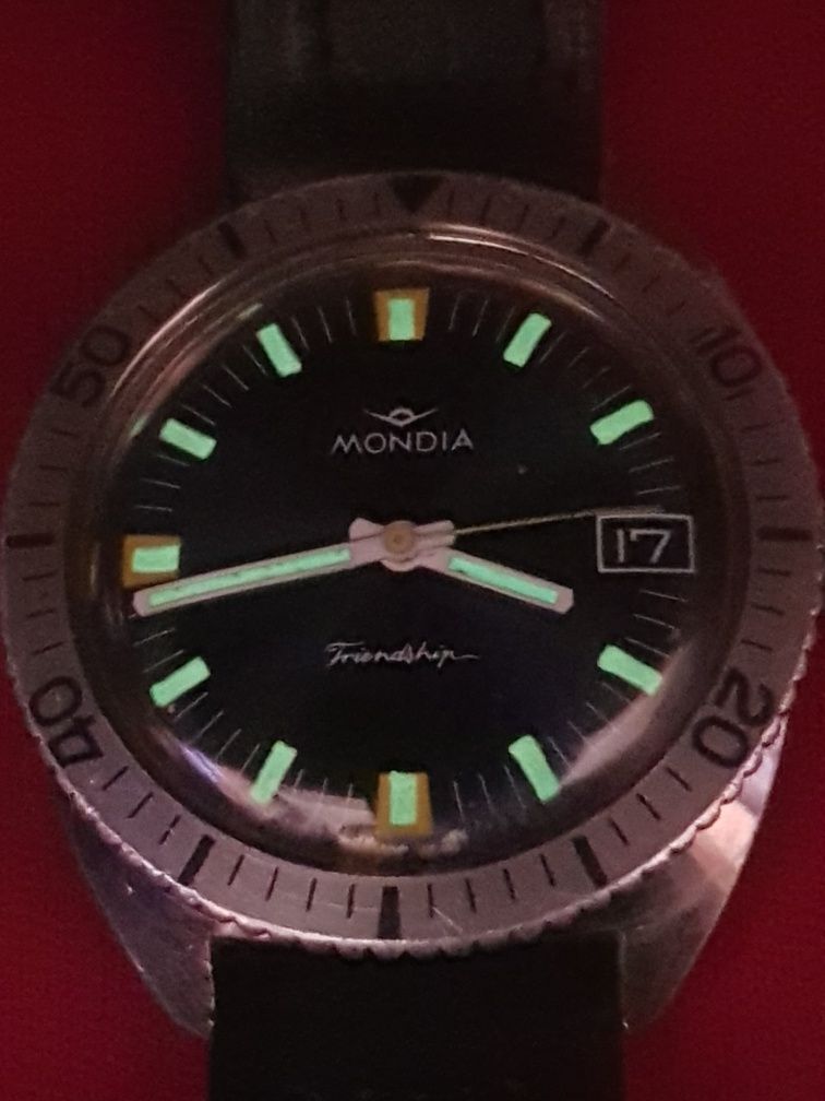 Mondia Friendships Diver 17 Jewels