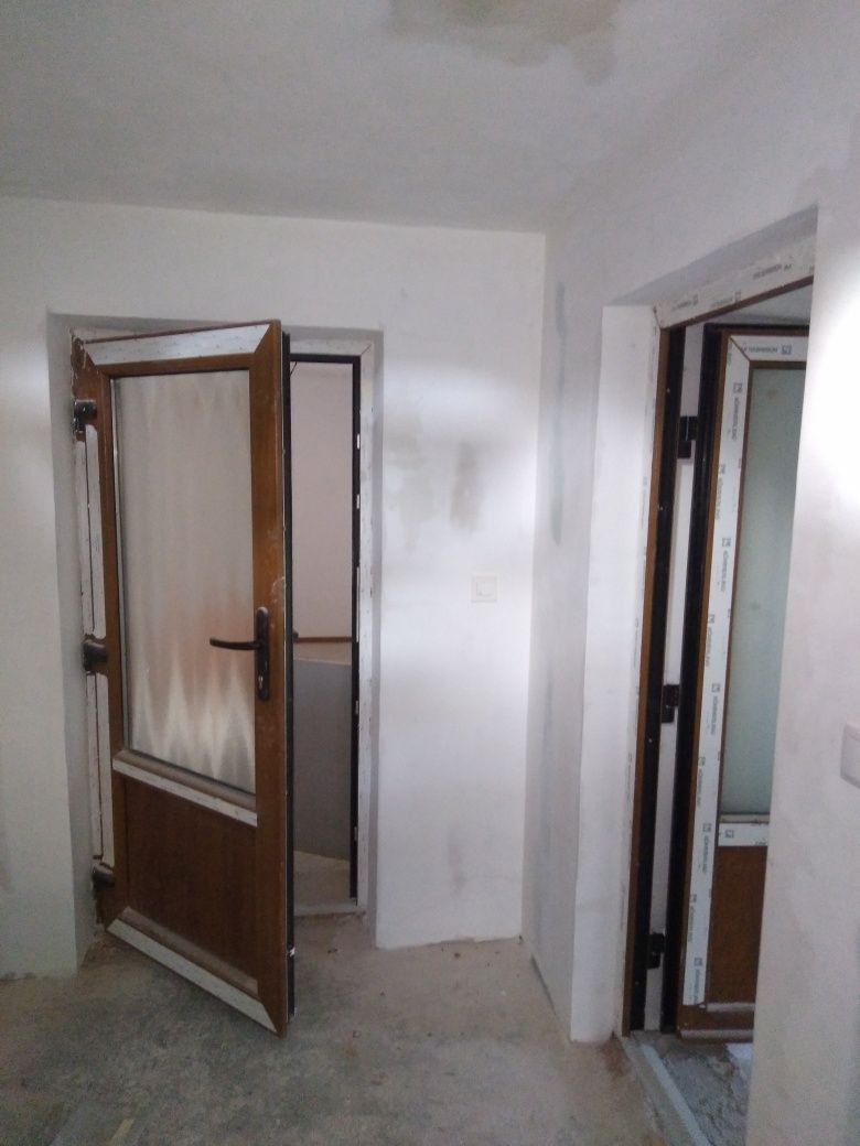 Vand sau schimb la țară