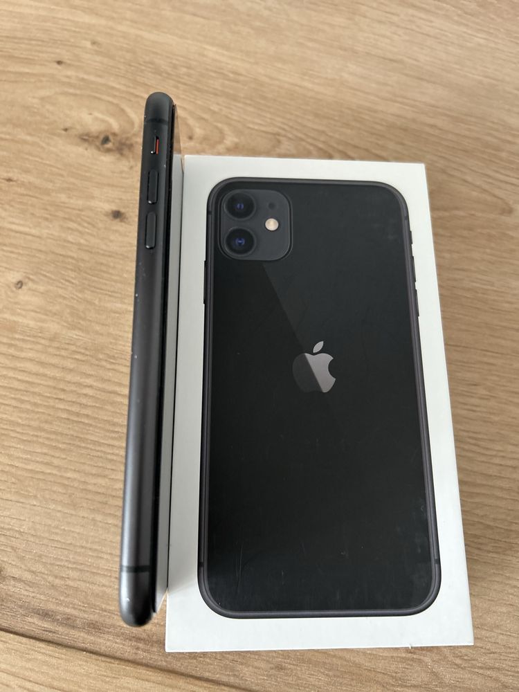 IPhone 11 64 GB с подърък слушалки ttec
