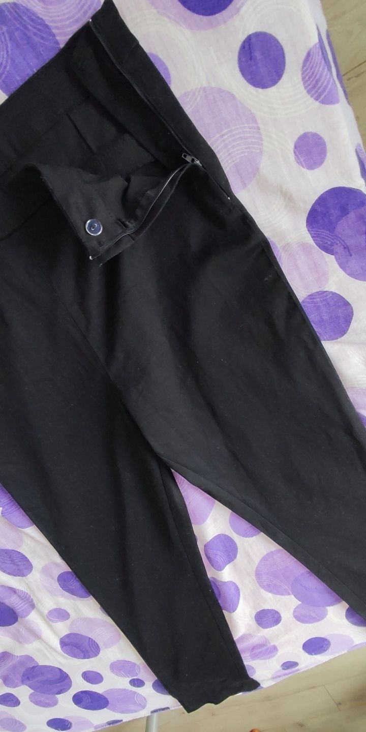 Черен панталон с прав крачол М - Л, M - L IT 48