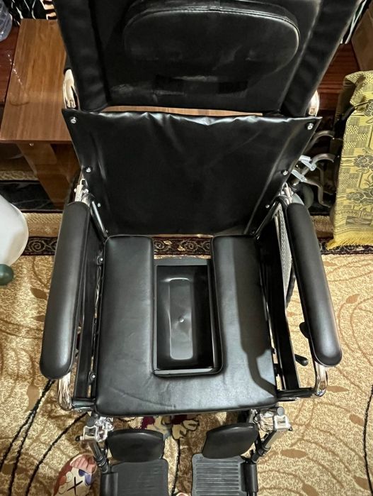 Продам инвалидную коляску