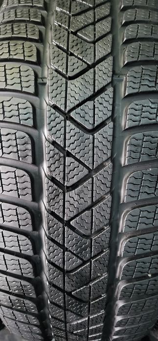 4 anvelope 225 40 19 pirelli de iarna runflat 2023 7mm