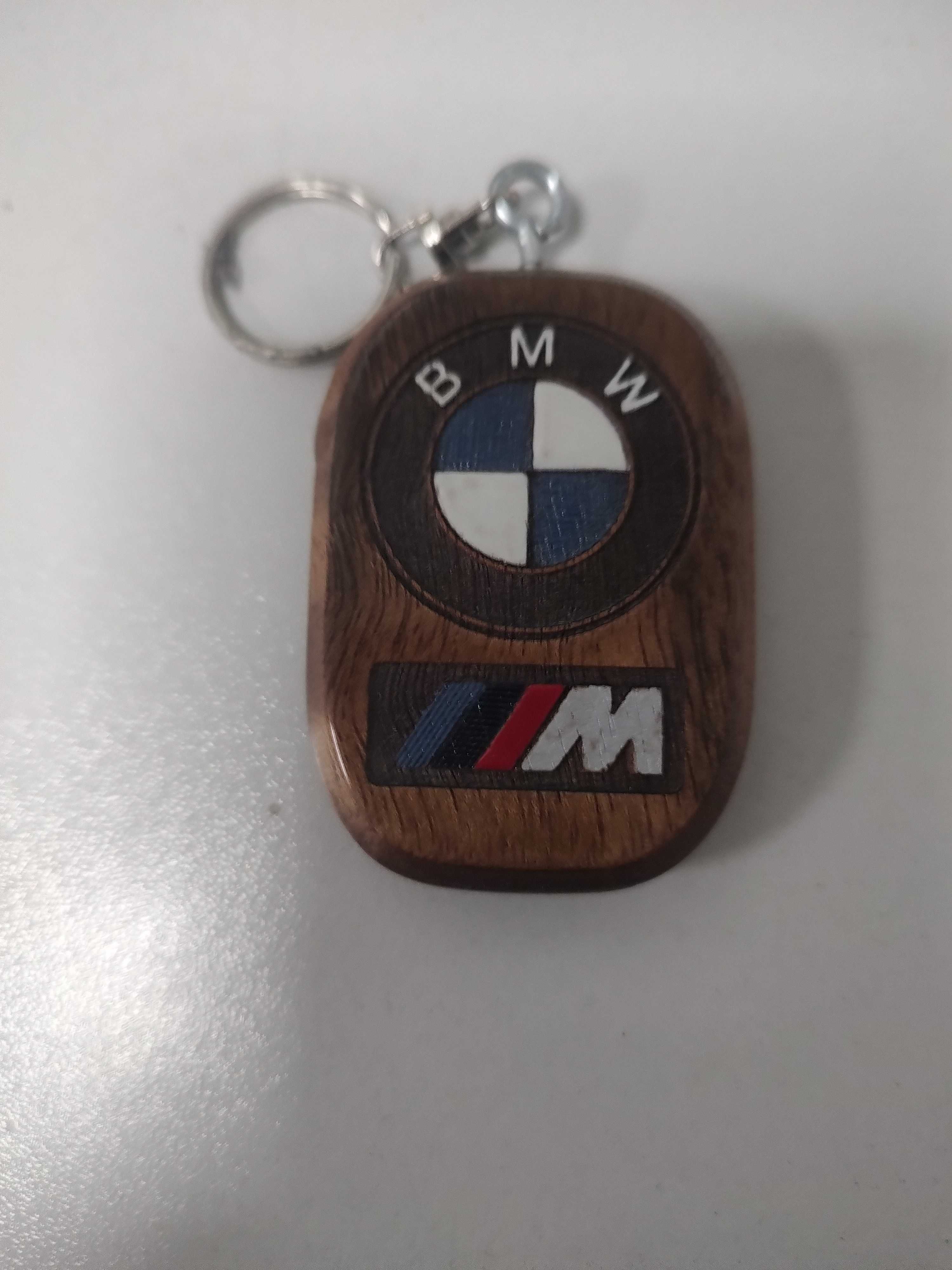 Дървени ключодържатели BMW