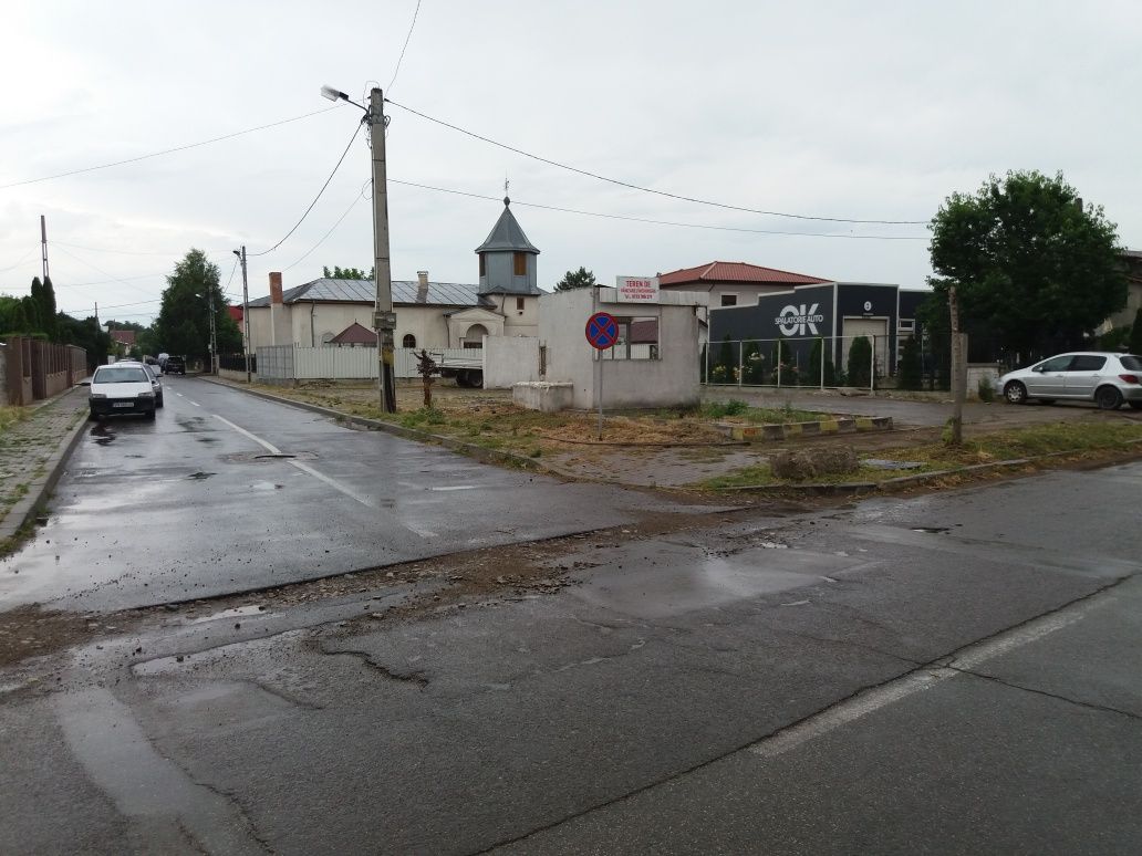 inchiriez/vand teren stradal Focsani