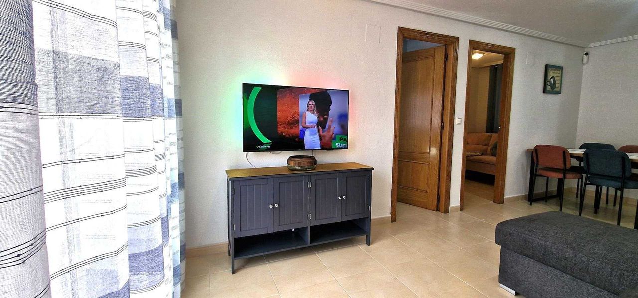 Дава се под наем Двустаен апартамент в София, Център - 65 кв.м за 408 € - Снимка #3