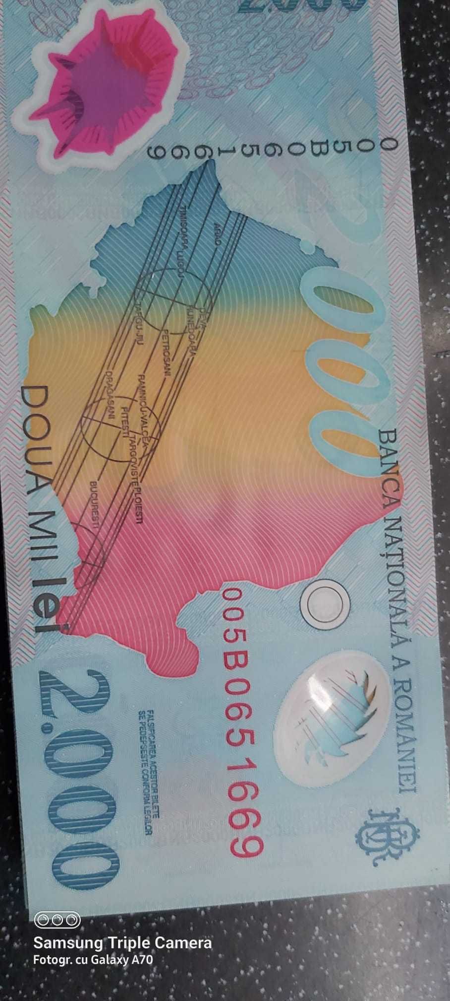 De vanzare 100 buc bacnote 2000, in serie, neutilizate