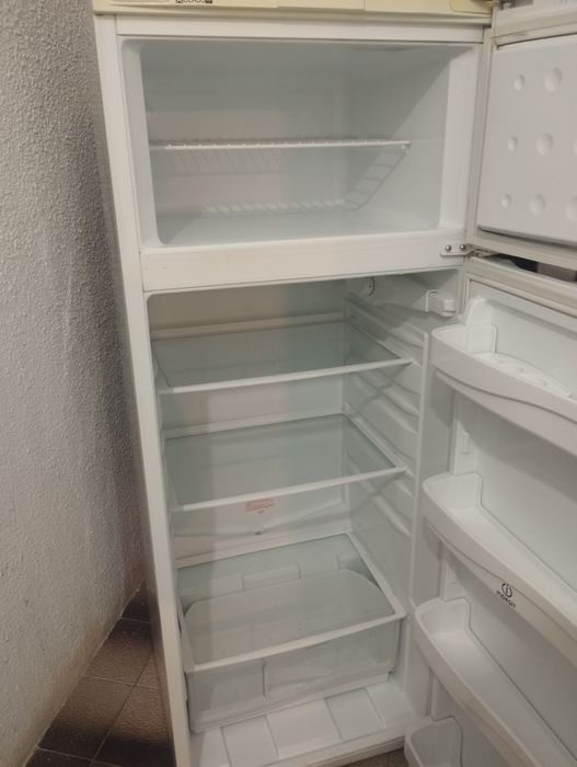 Хладилник INDESIT