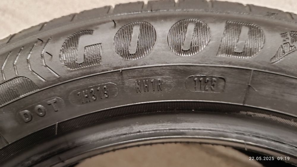 Гуми GOOD YEAR 16" Нови.