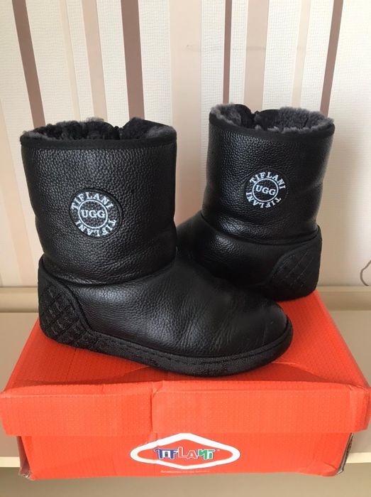 Продам угги 35р натуралка