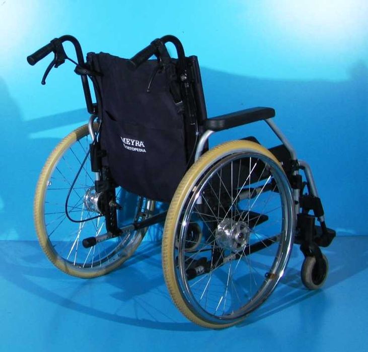 Scaun cu rotile invalizi Meyra - latime sezut 53 cm