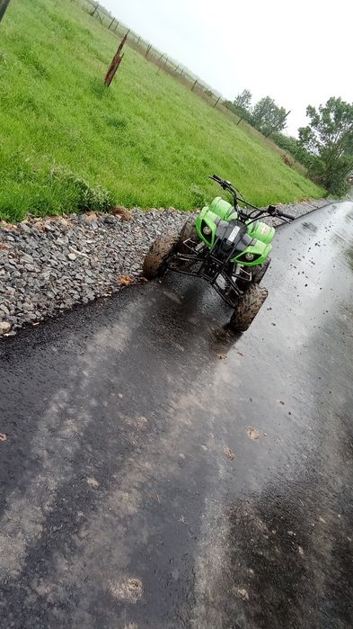 Vând ATV Motor nou pe el