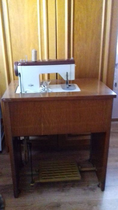 Vindem mașina de cusut