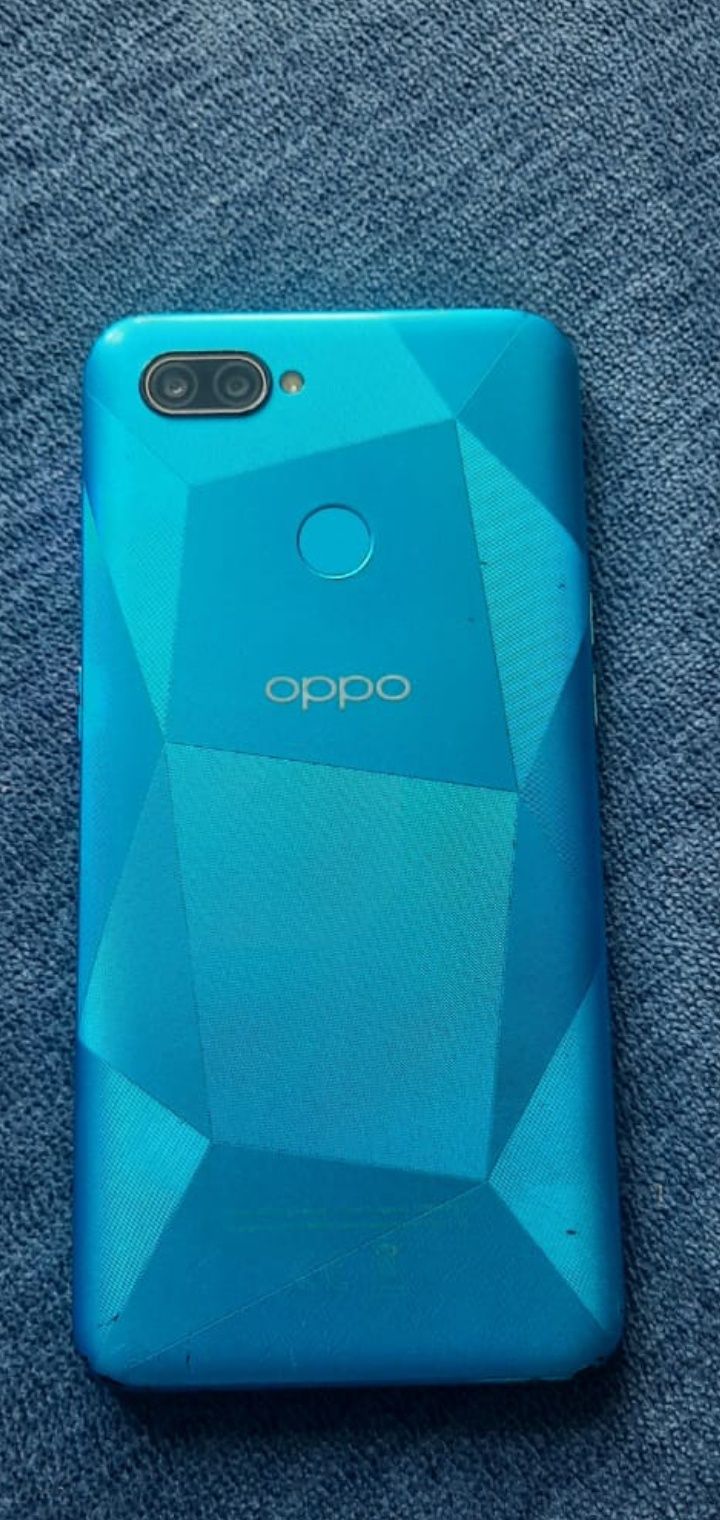 Oppo a12 продается торг есть