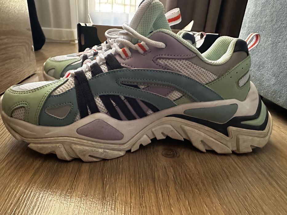 Маратонки Fila номер 40