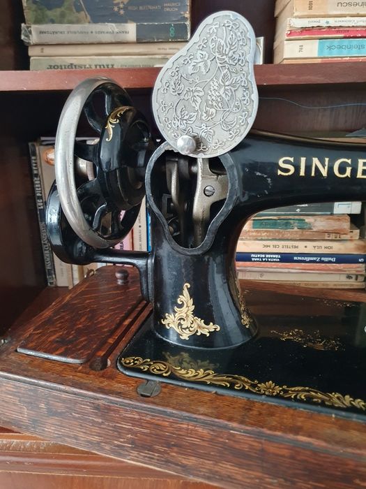 Mașină de cusut Singer funcțională + cutia originală
