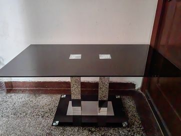 Трапезна маса с плот от черно стъкло Винс