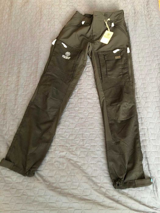 Дамски панталон за планински туризъм