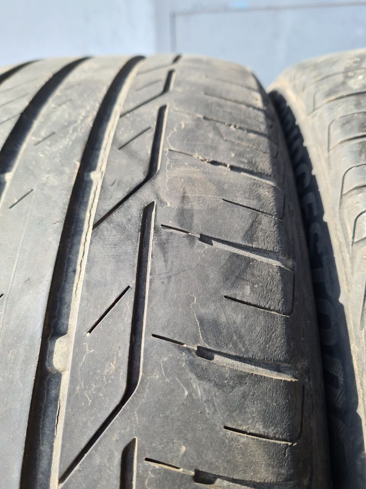 2 бр. летни гуми 225/45/19 Bridgestone DOT 1816 4,5 mm