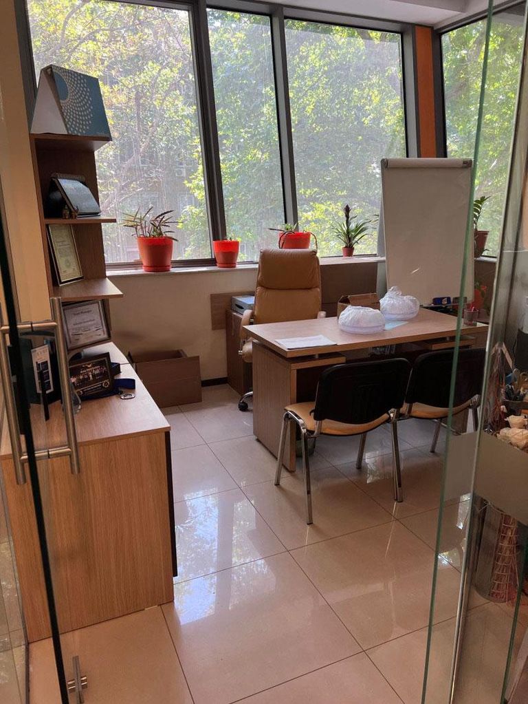 Дава се под наем Офис в Пловдив, Център - 91 кв.м за 1020 € - Снимка #3
