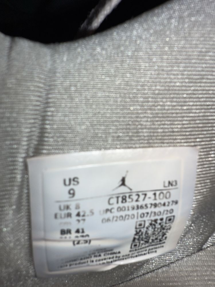 Nike Jordan 4 маратонки 42,5 номер