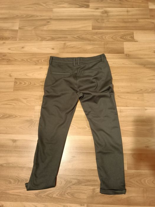 Pantaloni drepți/chino