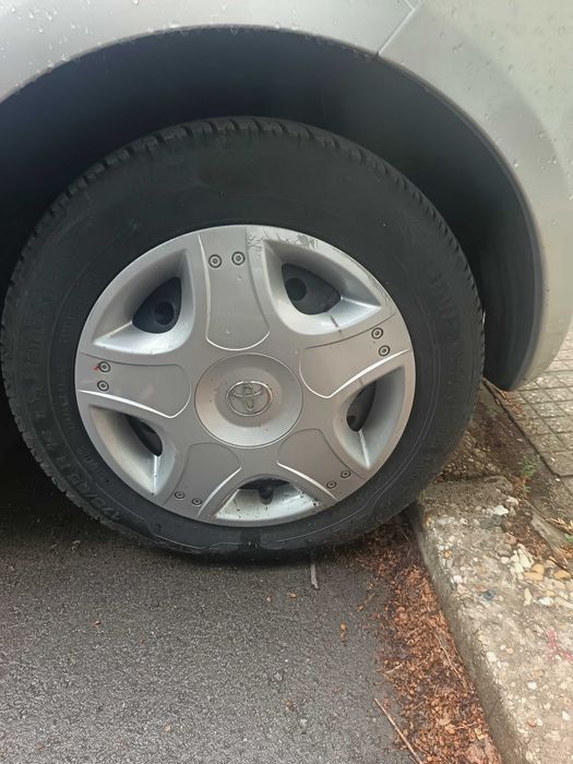 Джанти тойота ярис 14С с гуми