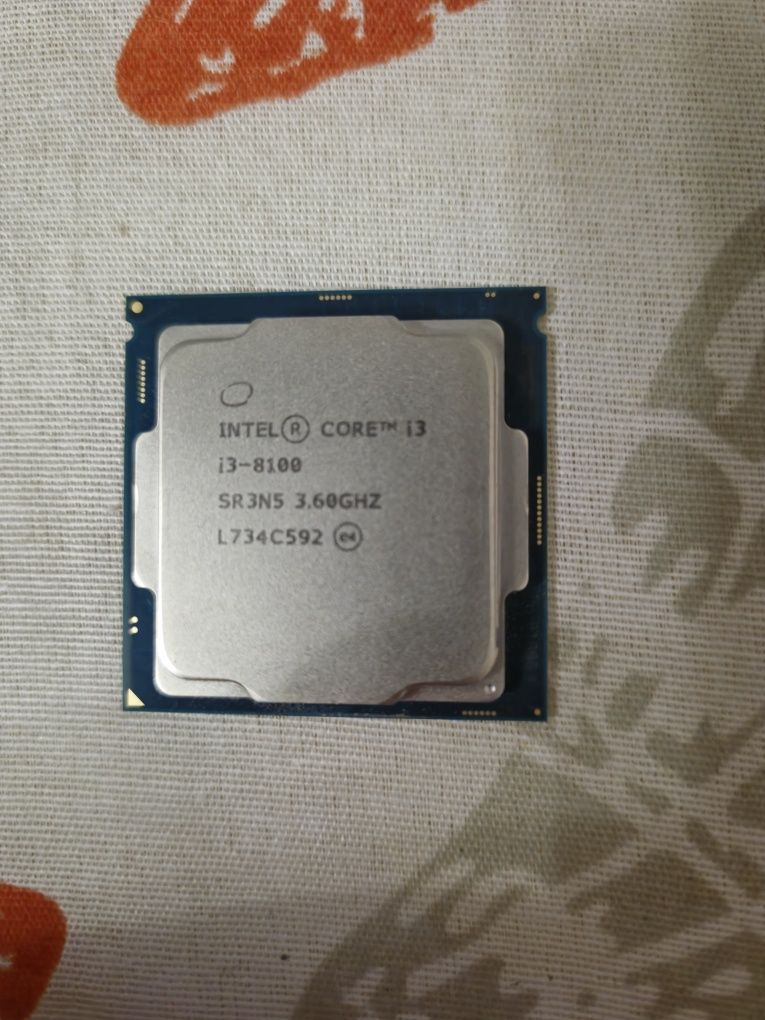 Procesor i3-8100 3.6 GHZ