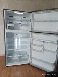 Продам большой, широкий холодильник.