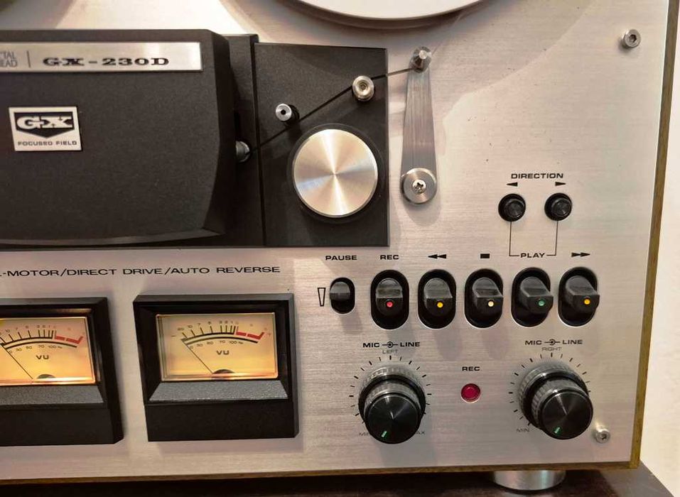 Vand Magnetofon AKAI GX 230d impecabil... plus 6 benzi