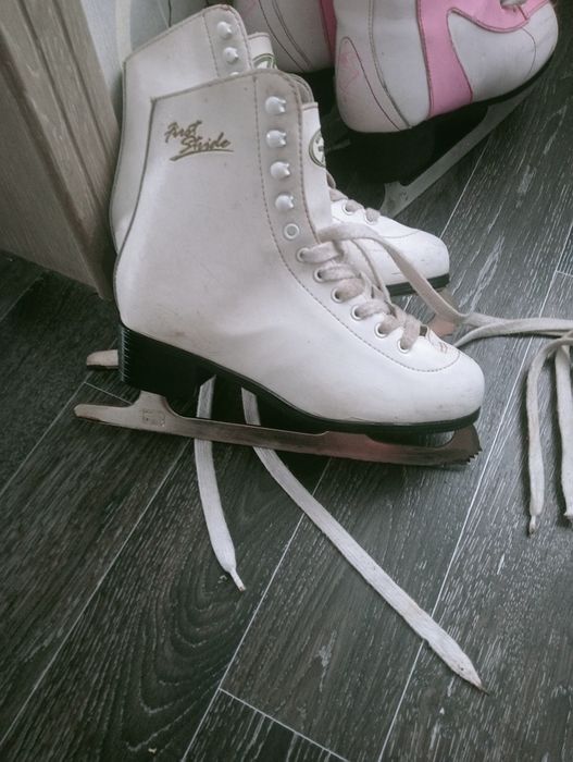 Продам    коньки .