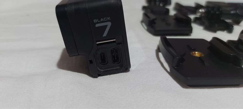Продавам комплект от две камери GoPro 7 Black отлични