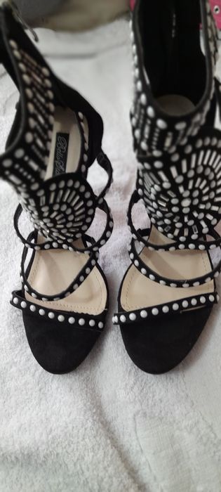 Sandale foarte elegante