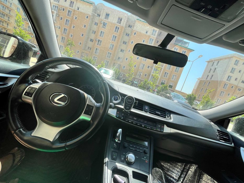 Lexus CT200h 2011 – Hybrid,