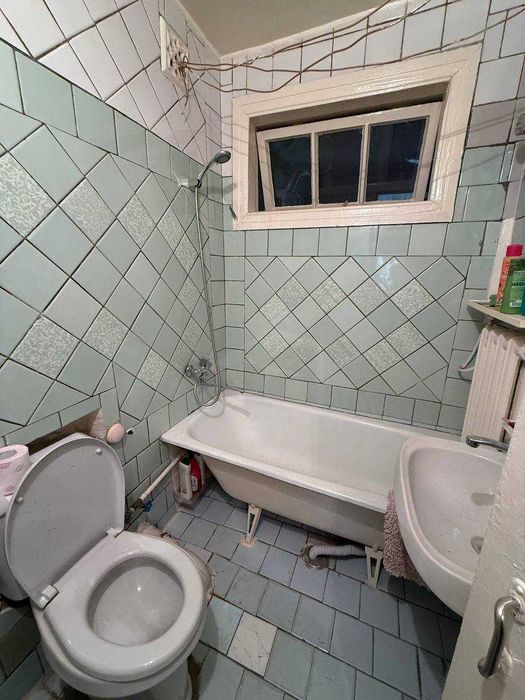 СРОЧНО !! Продается квартира в Яшнабаде 3/3/4 ( 68 кв/м ) Дубовая