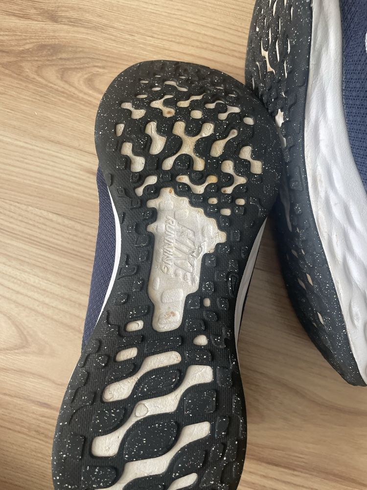 NIKE / детски маратонки 38,5