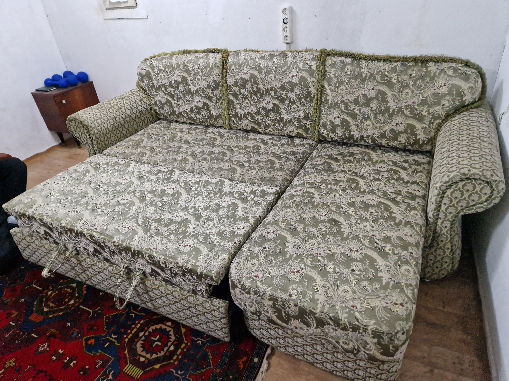 Продам диван складной двух спальный