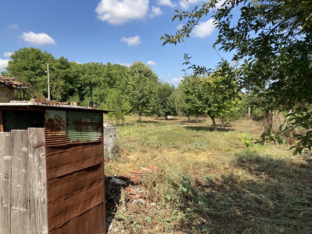 Парцел с къща в общ. Аксаково село Крумово