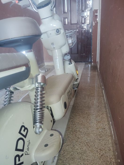 Scuter electric  25