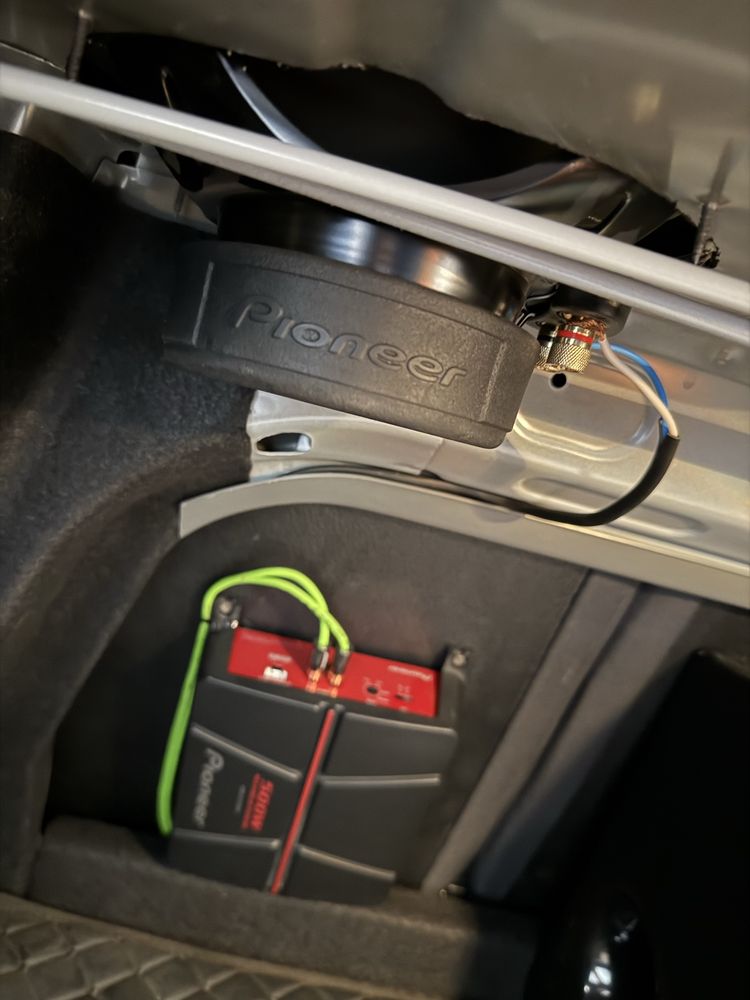 Pioneer kalonka usilitel sotiladi