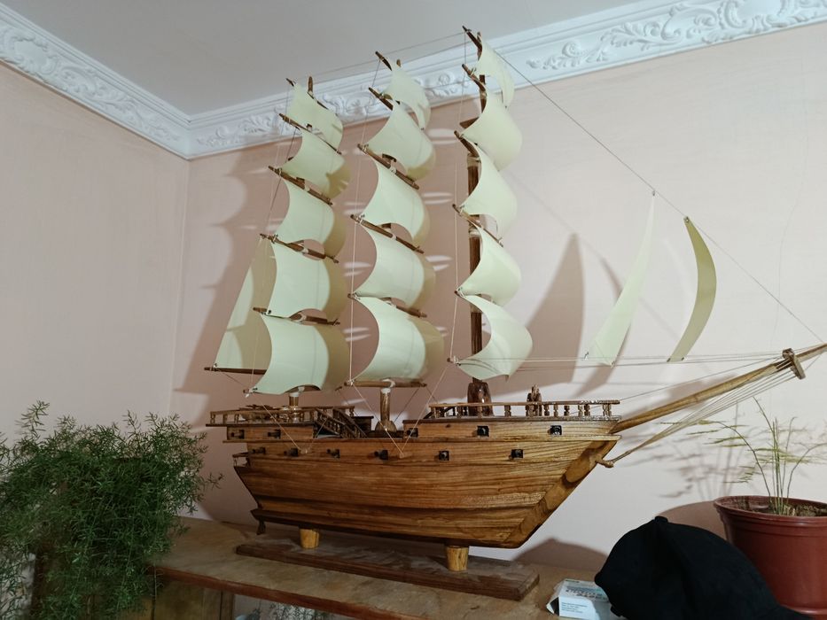 Корабль из дерево ,ручная работа, Длина 110 см Высота 70 см