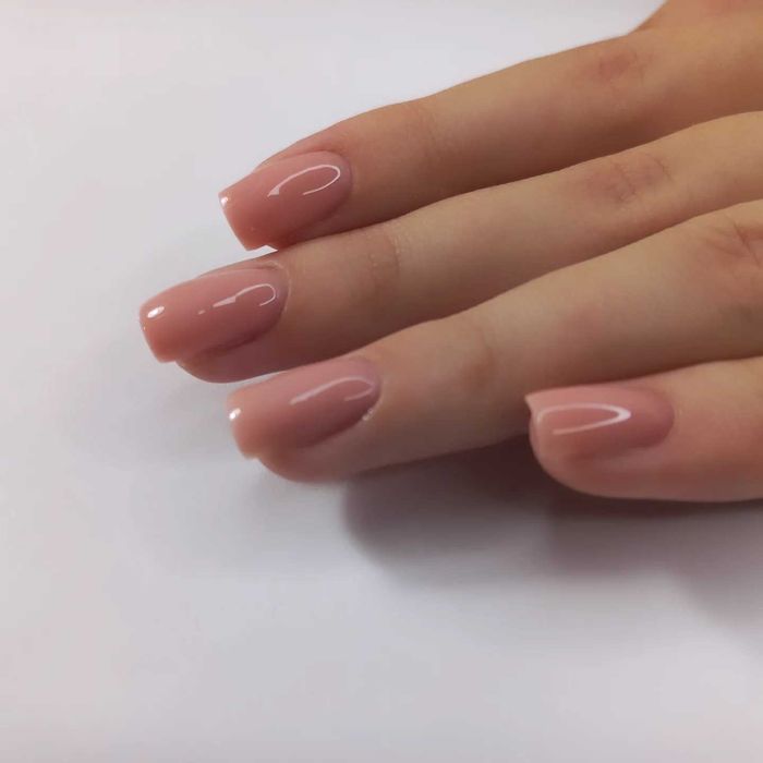 Manichiură gel și semipermanentă