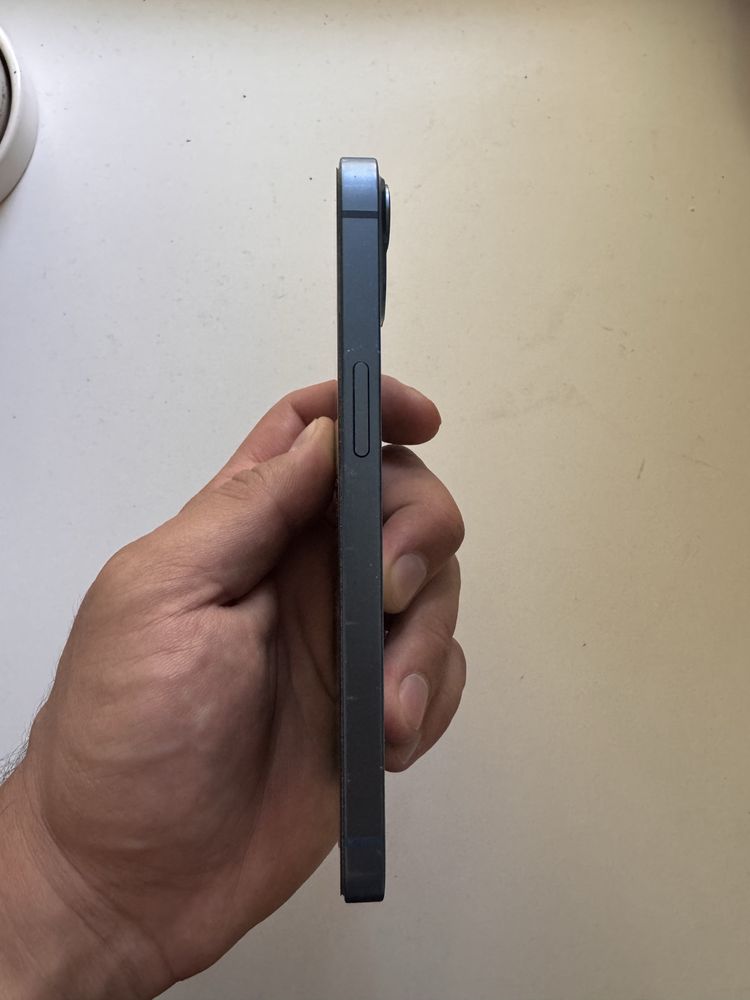iPhone 13 в отличном состоянии