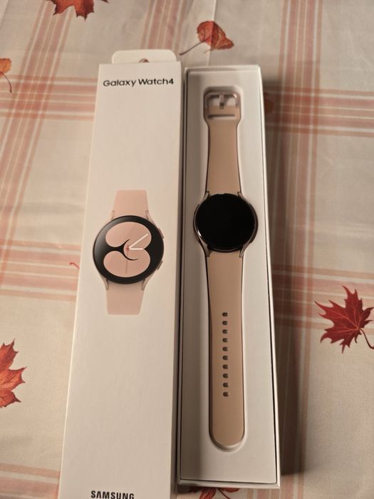 Смарт Часовник Samsung Galaxy Watch 4 /Rose Gold/