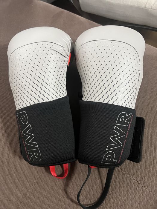 Manusi box decathlon outshock