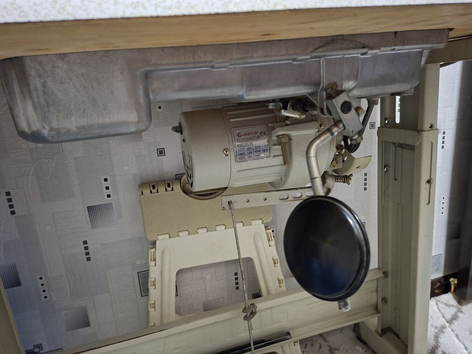 Швейная машинка " JUITA"