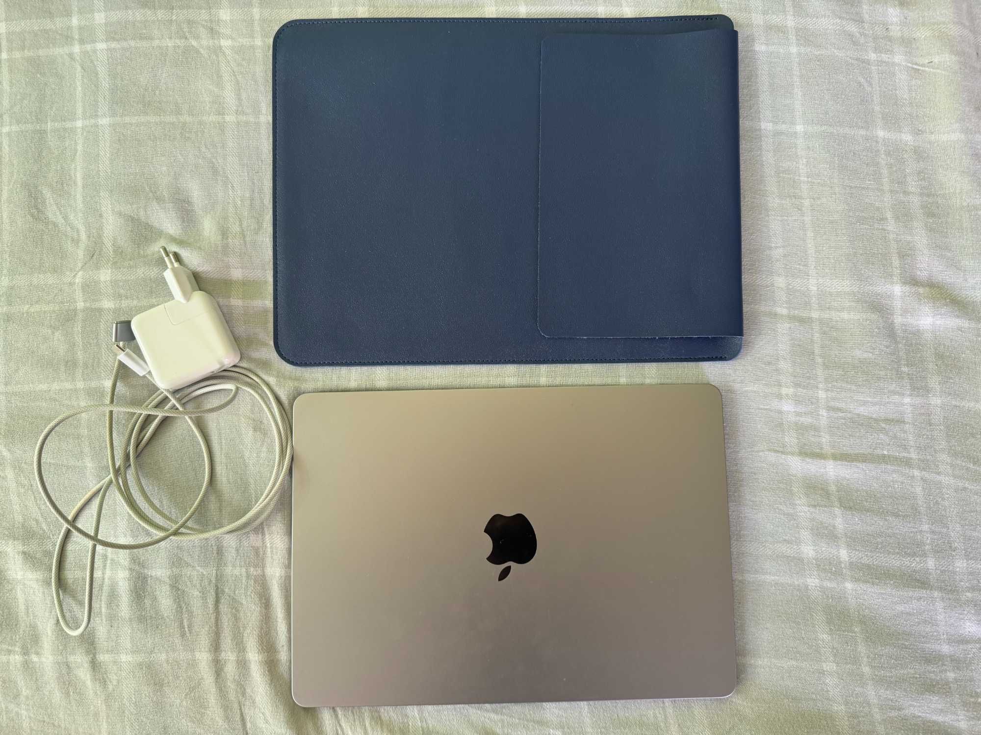 Macbook M2, 2022, 14", 8GB RAM, 256GB